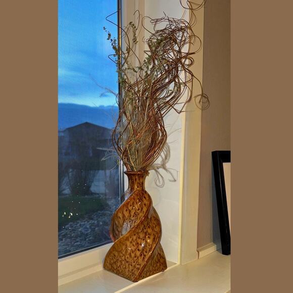 Mid-Century Brown Swirl Ceramic Vase with Dried Arrangement – 22” Tall - Picture 4 of 6